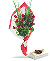 Ramo de 12 Rosas con caja de Bombones